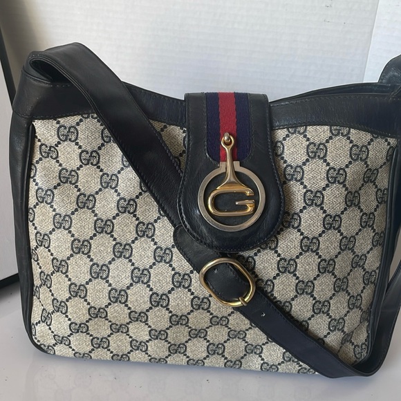 Authentic Gucci Canvas Sherry Line Shoulder Bag. - Picture 3 of 16